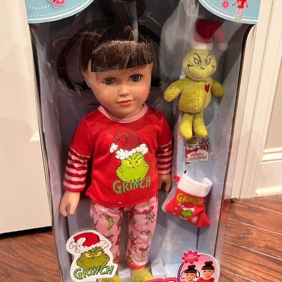 BRAND NEW MY LIFE GRINCH CINDY LOU POSABLE DOLL Green Eyes New 2022 - Picture 3 of 4
